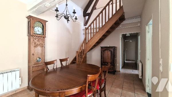 Maison de ville 9 pcs, 5 ch double portail.