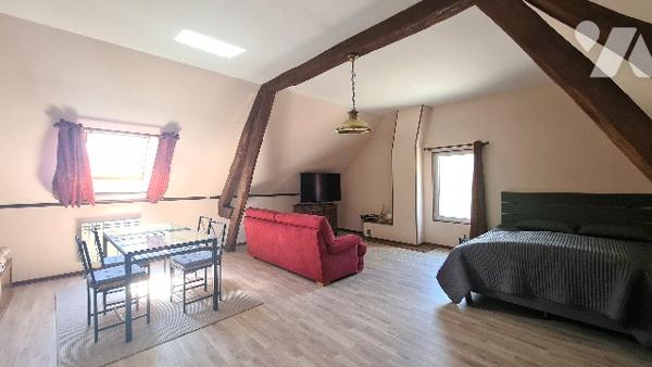 Maison de ville 9 pcs, 5 ch double portail.