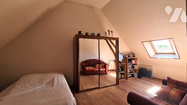 Maison de ville 9 pcs, 5 ch double portail.