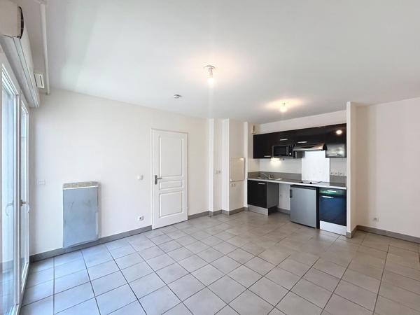 le Bouscat - T2 de 41 m2 avec terrasse et parking.