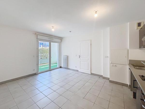 le Bouscat - T2 de 41 m2 avec terrasse et parking.