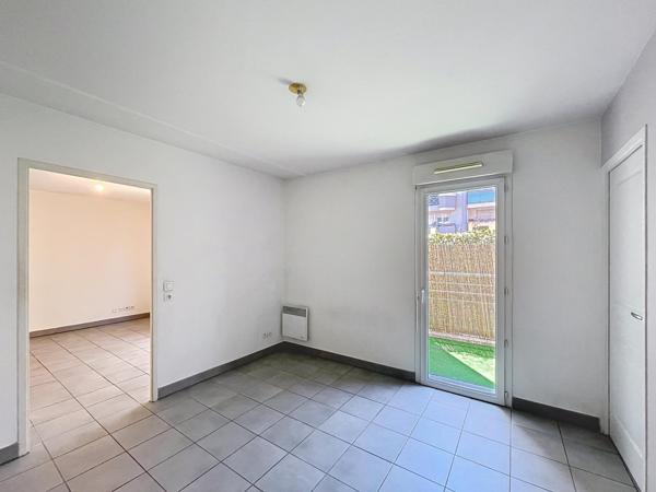 le Bouscat - T2 de 41 m2 avec terrasse et parking.