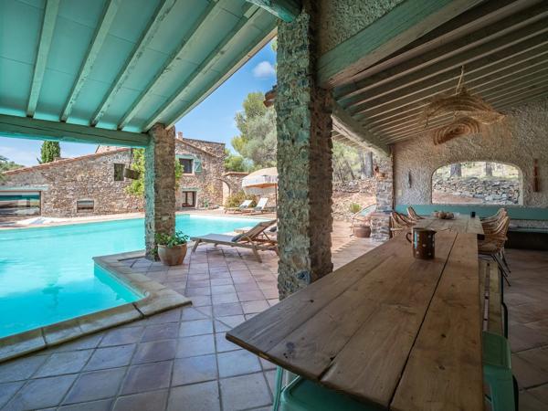AUTHENTIQUE MAS AVEC GITE EN PLEINE NATURE SUR 1.9 HECTARES, ESPIRA DE L'AGLY