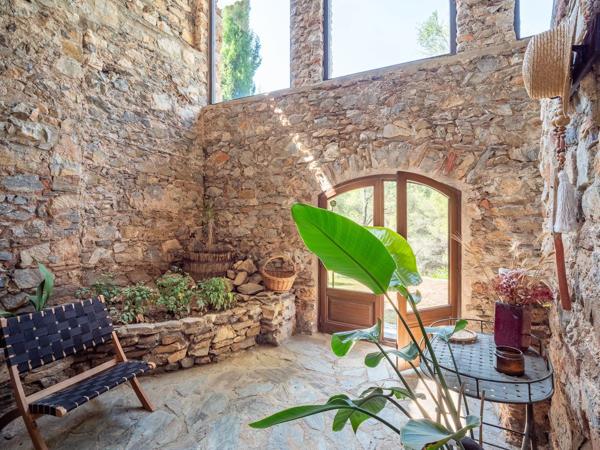 AUTHENTIQUE MAS AVEC GITE EN PLEINE NATURE SUR 1.9 HECTARES, ESPIRA DE L'AGLY