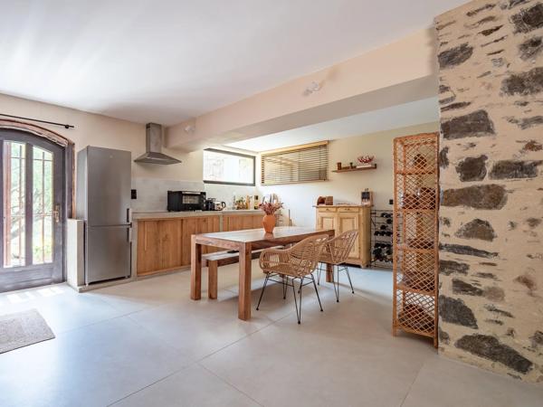 AUTHENTIQUE MAS AVEC GITE EN PLEINE NATURE SUR 1.9 HECTARES, ESPIRA DE L'AGLY