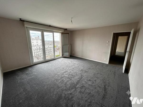 ORLEANS-COLIGNY . Appartement deux pièces a rénover - Ravalement voté et payé