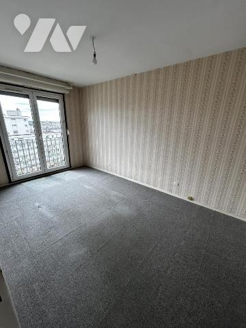 ORLEANS-COLIGNY . Appartement deux pièces a rénover - Ravalement voté et payé