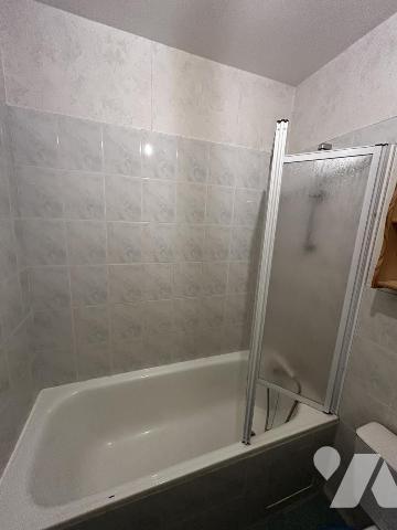ORLEANS-COLIGNY . Appartement deux pièces a rénover - Ravalement voté et payé