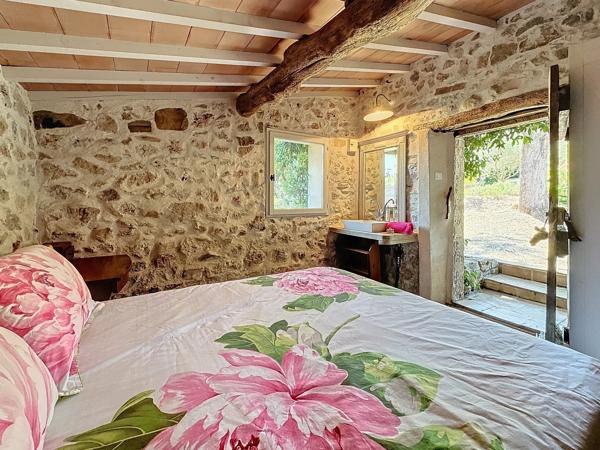 Exceptionnelle Bastide en pierres proche de Lorgues