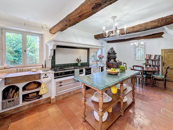 Exceptionnelle Bastide en pierres proche de Lorgues