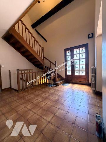 Maison familiale de 167 m² (8 pièces) 
Construite en 1978 secteur La Rochelle à Chinon.
Au ca...