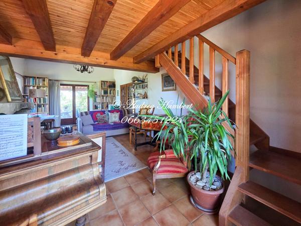 EXCLUSIVITE,  ALLEMAGNE en PROVENCE,  proche RIEZ, PROPRIETE au calme absolu composée d'une habitation de 150 m² + maisonnette sur 15 HA avec vue fabuleuse