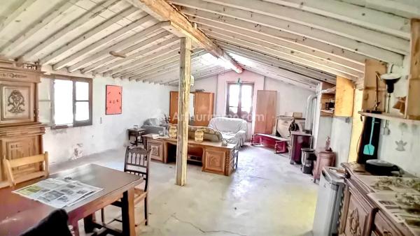 Vente                                                      Ferme
                        
                     6 pièces                      80 m2                     à Aiguefonde