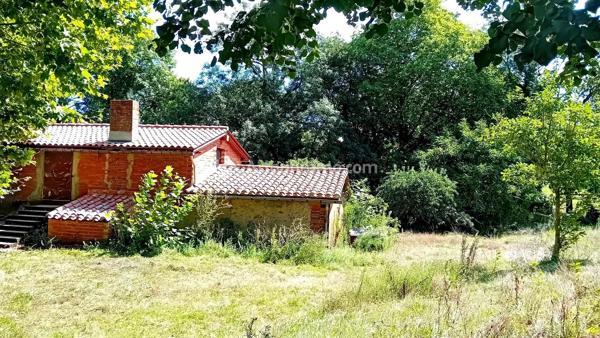 Vente                                                      Ferme
                        
                     6 pièces                      80 m2                     à Aiguefonde