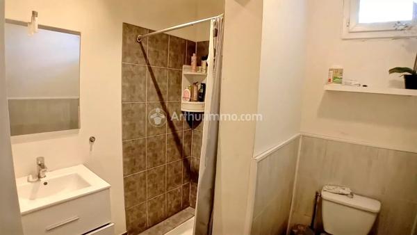 Vente                                                      Ferme
                        
                     6 pièces                      80 m2                     à Aiguefonde