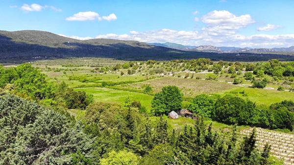 Magnifique terrain constructible 4700 m2 avec vue
