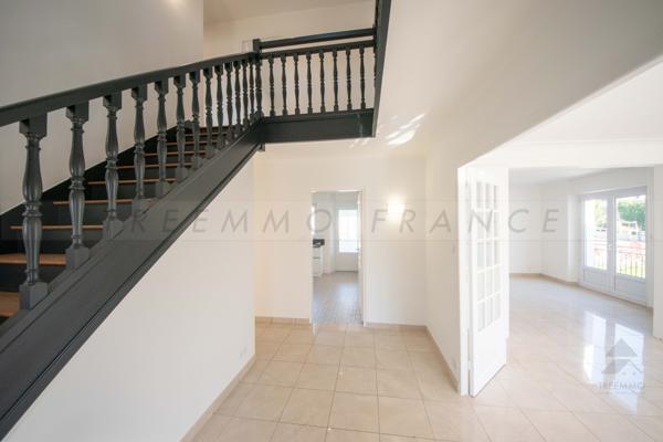 Maison 9 pièce(s) 7 chambre(s) 220 m²