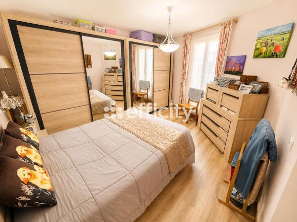 Maison
         5 pièces
        - 140 m² 189 500 € *