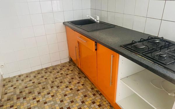 Maison à vendre    3 pièces •    Basse-Terre