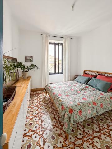 Nîmes (30000) Maison de ville avec jardin et bassin