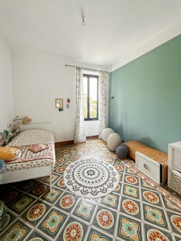 Nîmes (30000) Maison de ville avec jardin et bassin