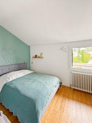 Nîmes (30000) Maison de ville avec jardin et bassin