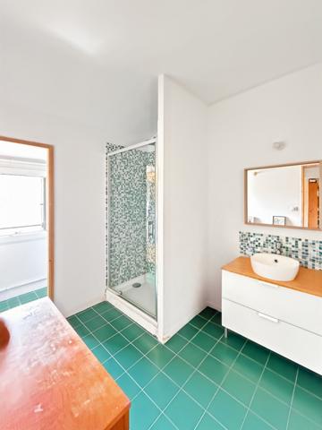 Nîmes (30000) Maison de ville avec jardin et bassin