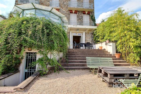 Location : DUPLEX 7 pièces de 210 m² à CHAVILLE en bordure de forêt