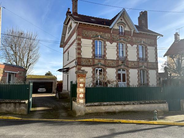 Maison 9 pièces - 203 m² Exclusivité efficity