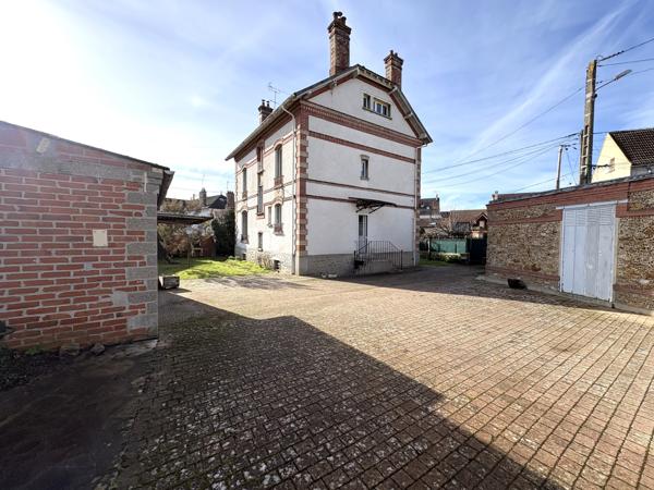 Maison 9 pièces - 203 m² Exclusivité efficity