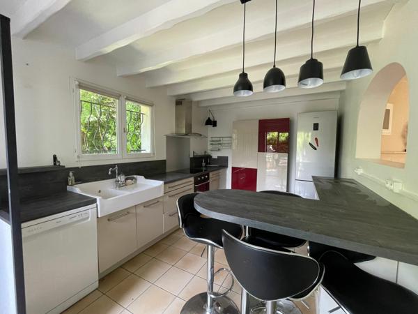 Maison à vendre    6 pièces • 150 m2    Mérignac