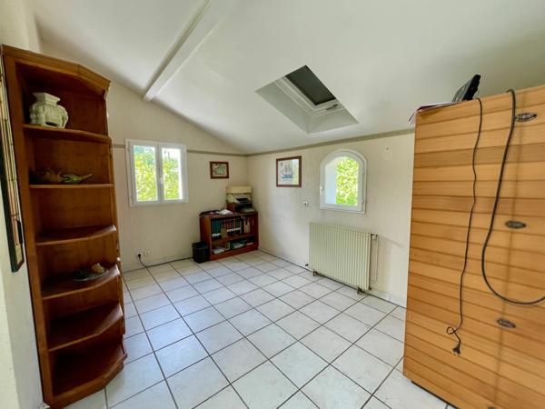 Maison à vendre    6 pièces • 150 m2    Mérignac