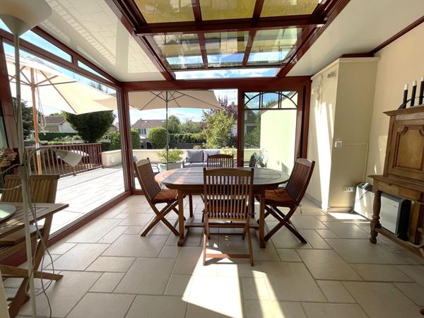 Maison individuelle 8 pièces 250 m² sur sous-sol total à Lésigny