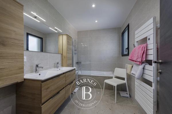 Cessy, Maison 5 Chambres -  172 m² à vendre
