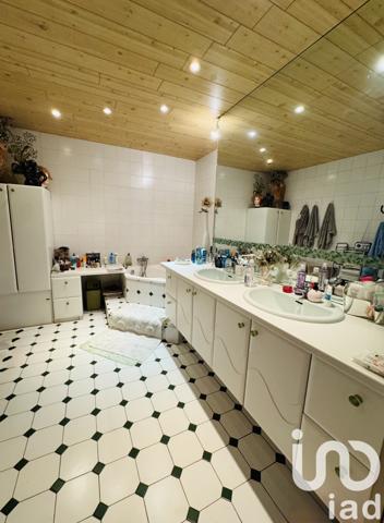 Maison à vendre 8 pièces 263 m² Décines-Charpieu