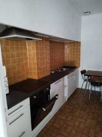 GRAND APPARTEMENT T3 SUR LES BOULEVARDS
