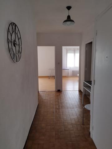 GRAND APPARTEMENT T3 SUR LES BOULEVARDS