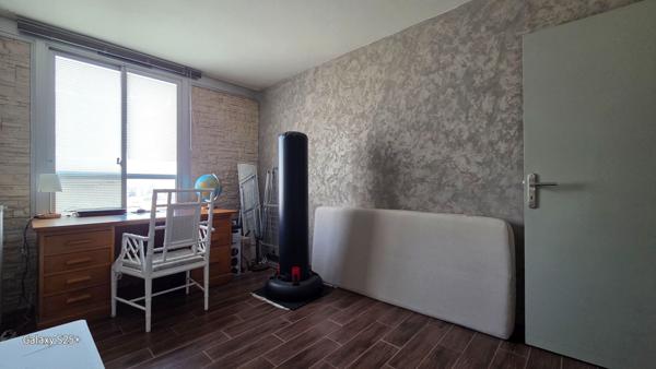 VENTE : appartement T3 (65,71 m² Carrez) + terrasse à ASNIERES SUR SEINE