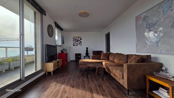 VENTE : appartement T3 (65,71 m² Carrez) + terrasse à ASNIERES SUR SEINE