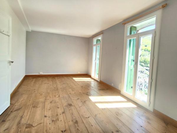 Maison traversante avec jardin (Mosset 66500)