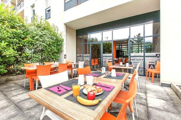 INVESTISSEMENT LOCATIF – LYON 9EME ARRONDISSEMENT - Résidence Appart'City Classic Lyon Vaise St Cyr **- 6.63 % de rentabilité.