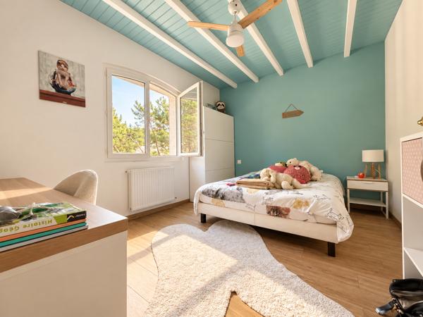 Maison
         7 pièces
        - 214 m² 999 000 € *