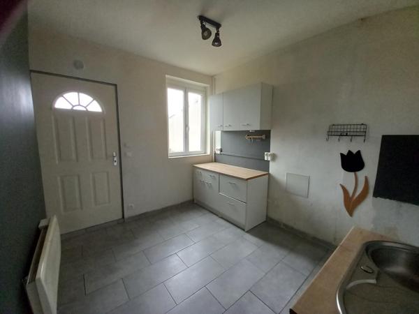 Maison semi-individuelle 3 chambres garage et jardin