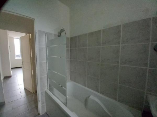 Maison semi-individuelle 3 chambres garage et jardin