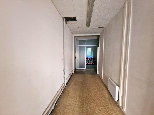 Maison Premery 90 m2, local commercial, investissement, premier achat, cour interieure