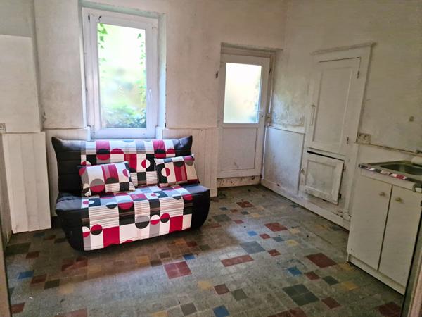 Maison Premery 90 m2, local commercial, investissement, premier achat, cour interieure