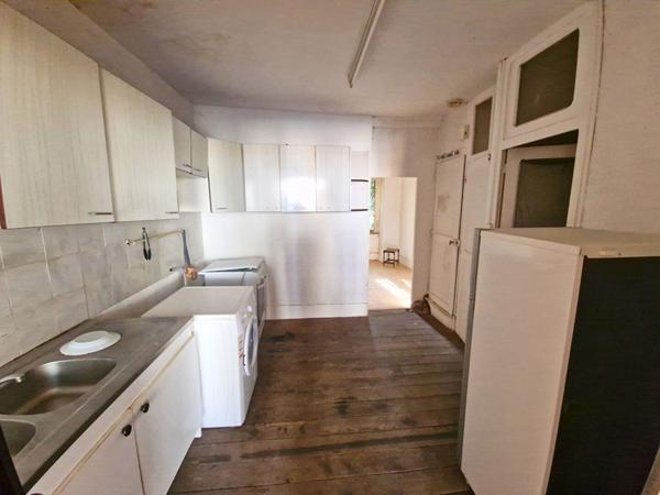 Maison Premery 90 m2, local commercial, investissement, premier achat, cour interieure