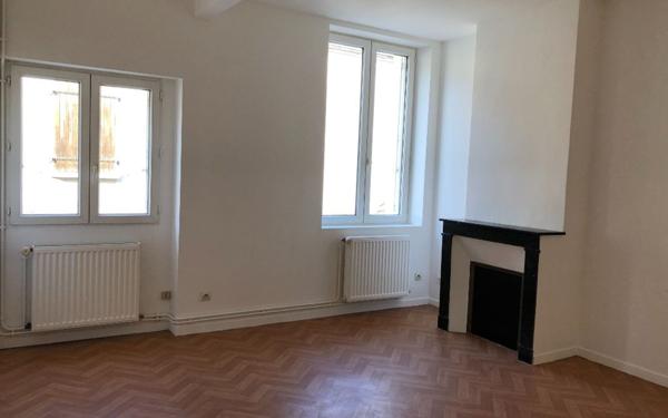 Maison à louer    3 pièces •  Château-Renault