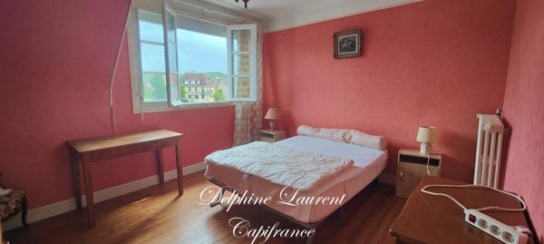 Maison à vendre 9 pièces ARGENCES (14)m² de 186 , en coeur de ville