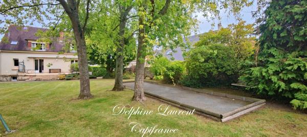 Maison à vendre 9 pièces ARGENCES (14)m² de 186 , en coeur de ville